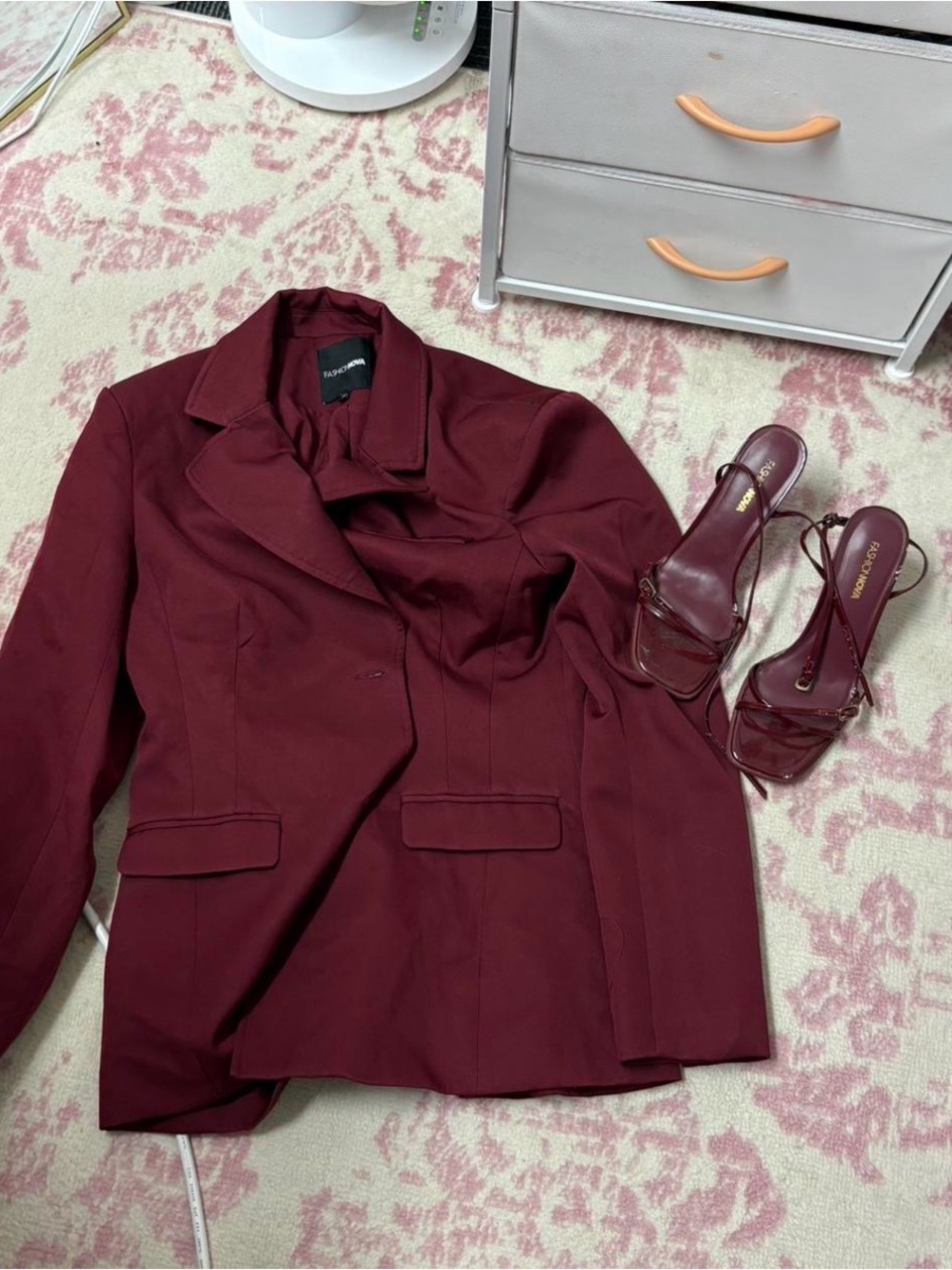 Women's burgundy Tailored Blazer Jacket - Stylish Structured /shoes size 7,5